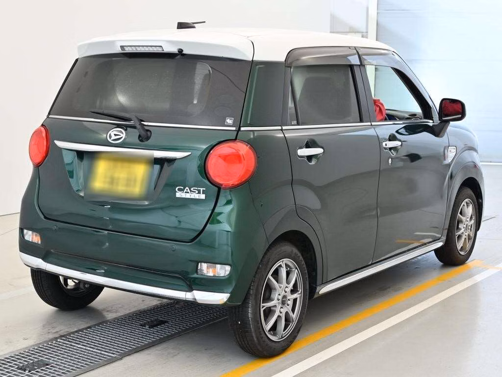 DAIHATSU CAST