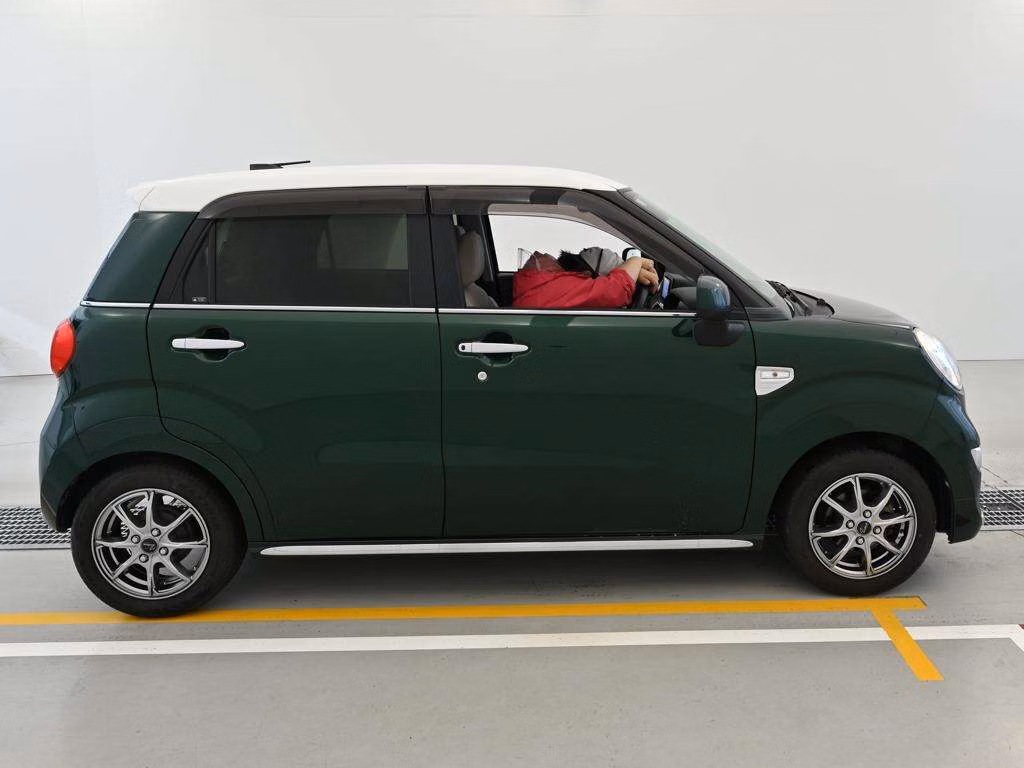 DAIHATSU CAST