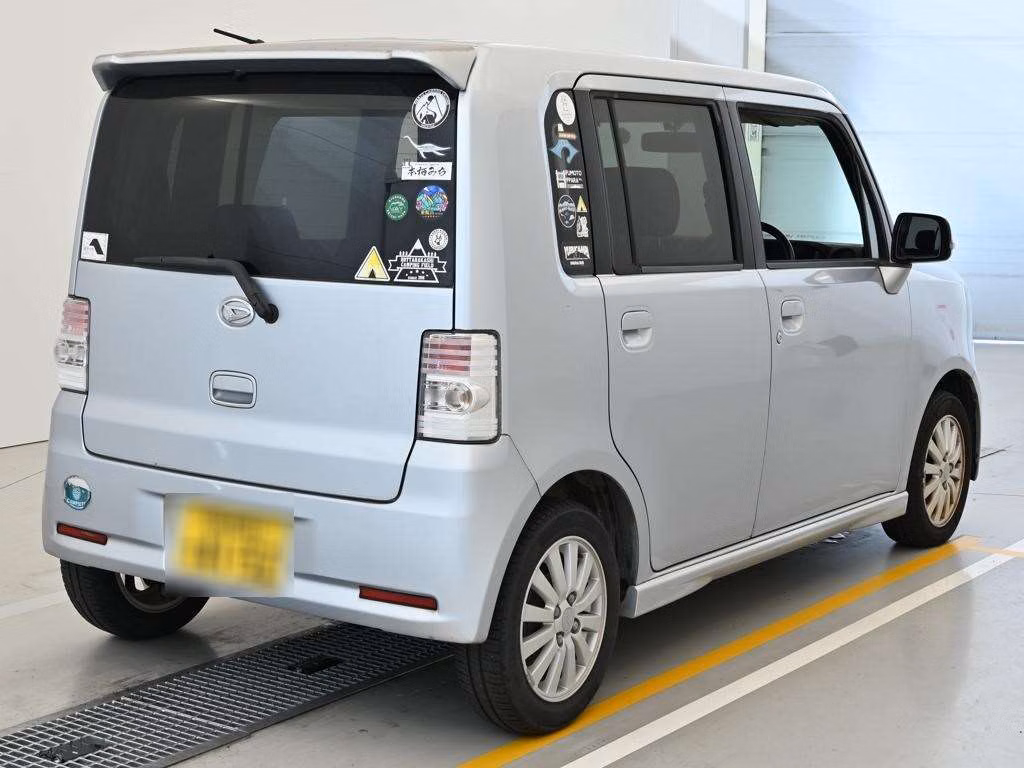 DAIHATSU MOVE CONTE