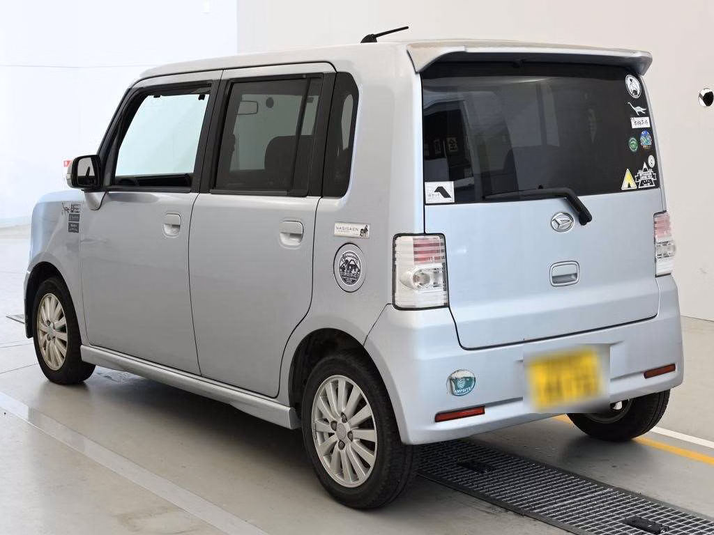 DAIHATSU MOVE CONTE