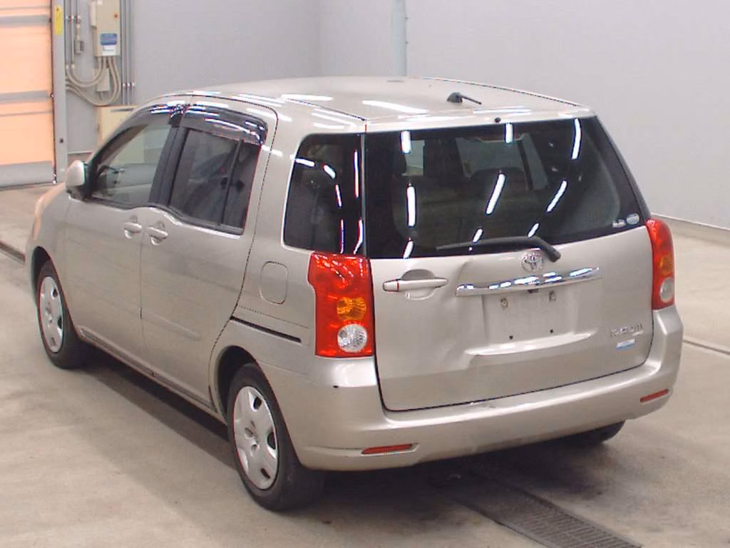 TOYOTA RAUM