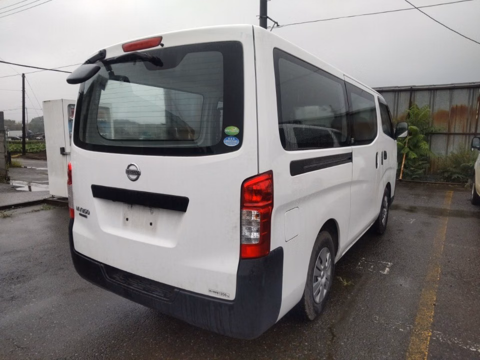 NISSAN NV350 CARAVAN