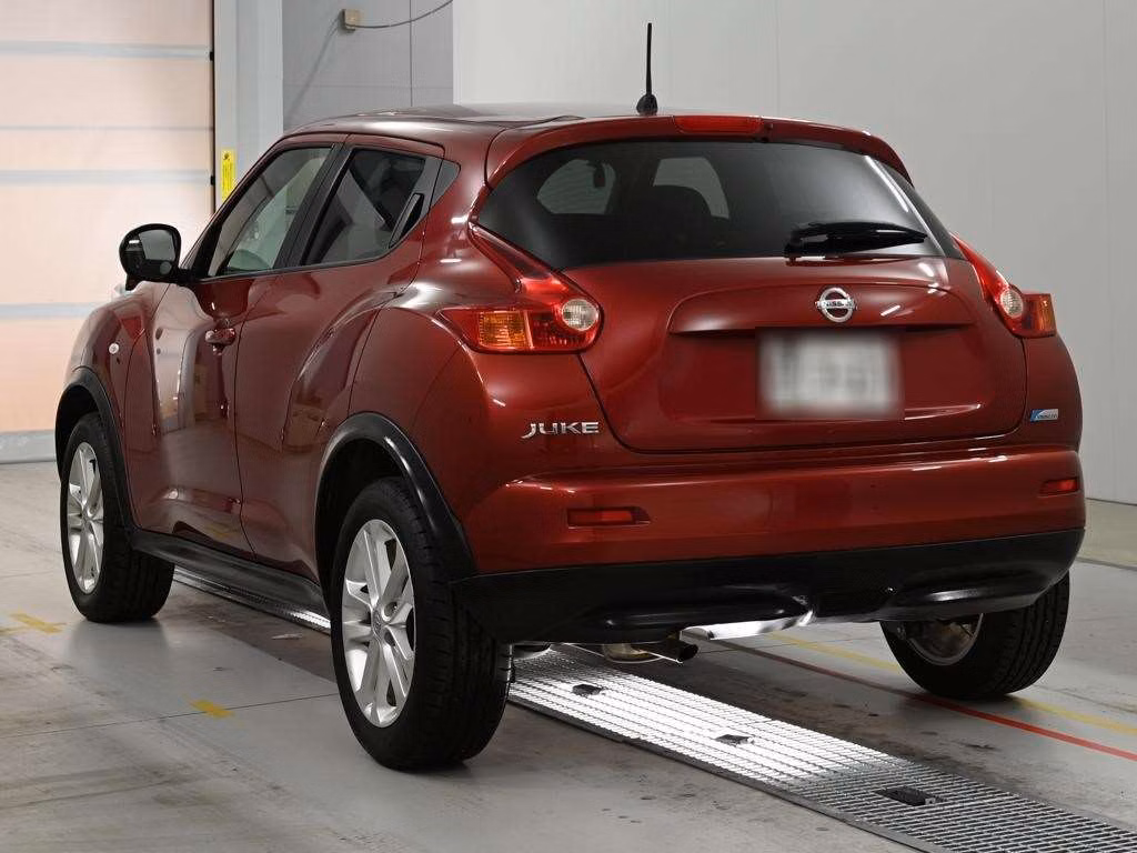 NISSAN JUKE