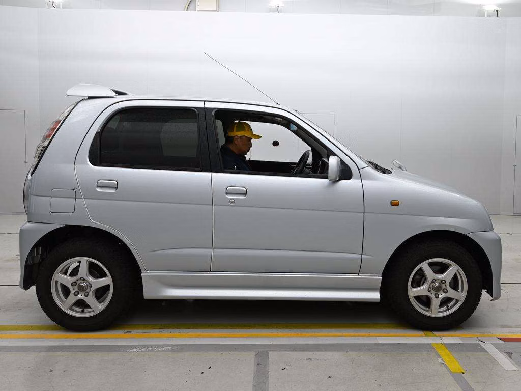 DAIHATSU TERIOS KID