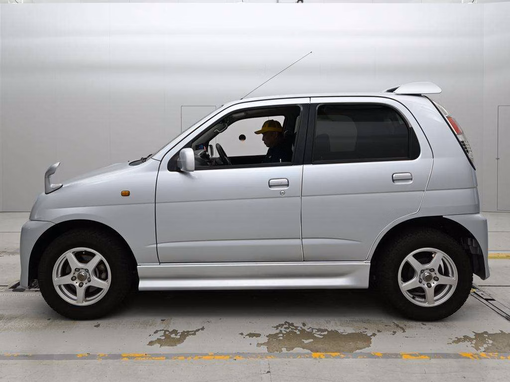 DAIHATSU TERIOS KID