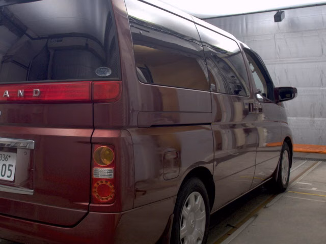 NISSAN ELGRAND