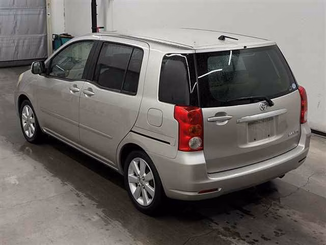 TOYOTA RAUM