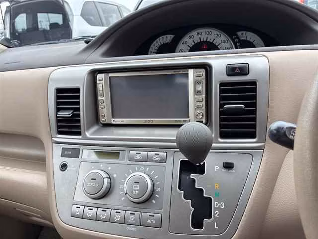TOYOTA RAUM
