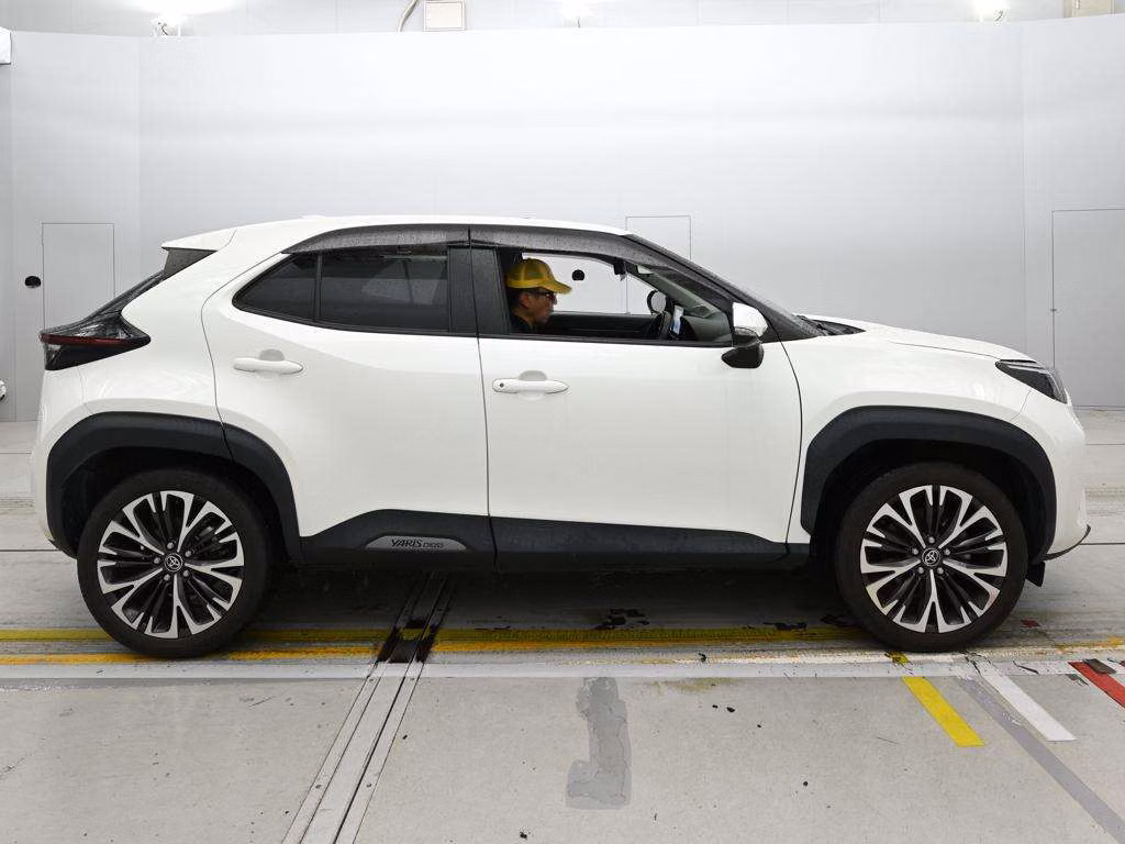TOYOTA YARIS CROSS