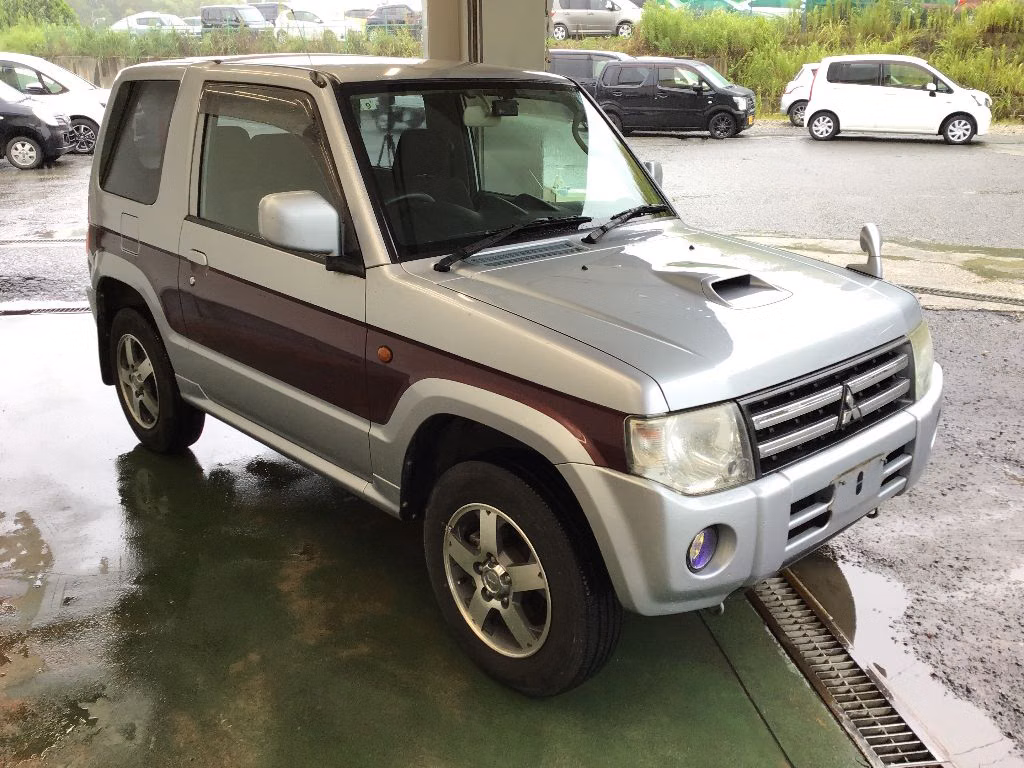 MITSUBISHI PAJERO MINI