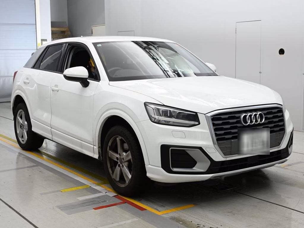 AUDI Q2