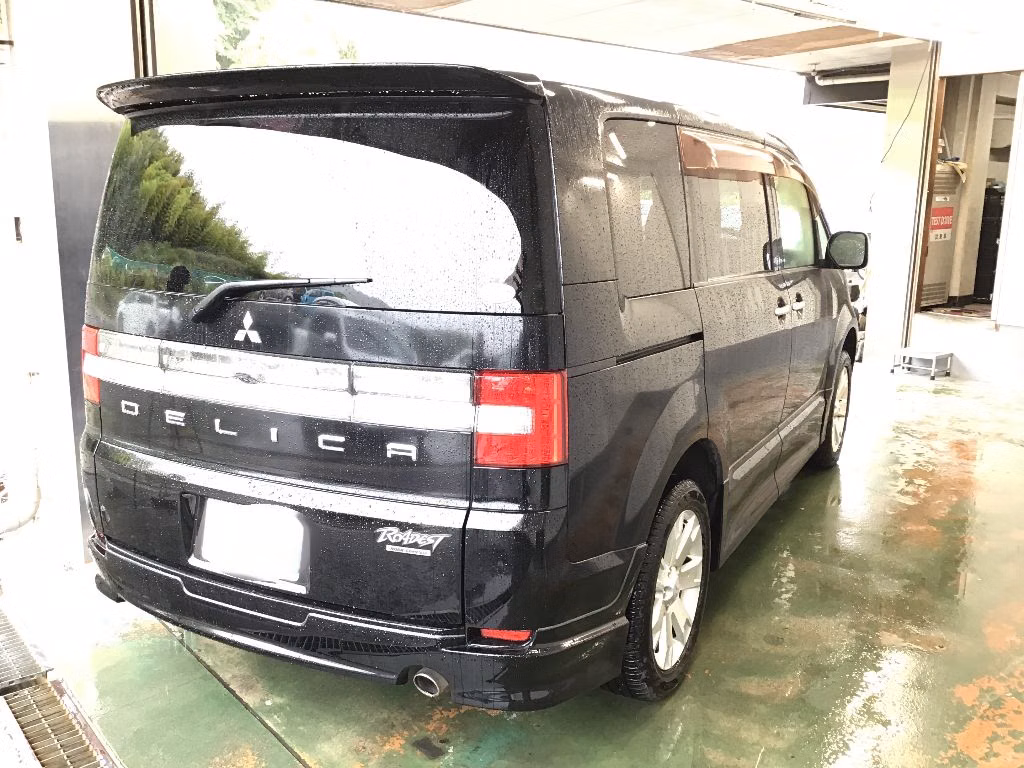 MITSUBISHI DELICA D:5