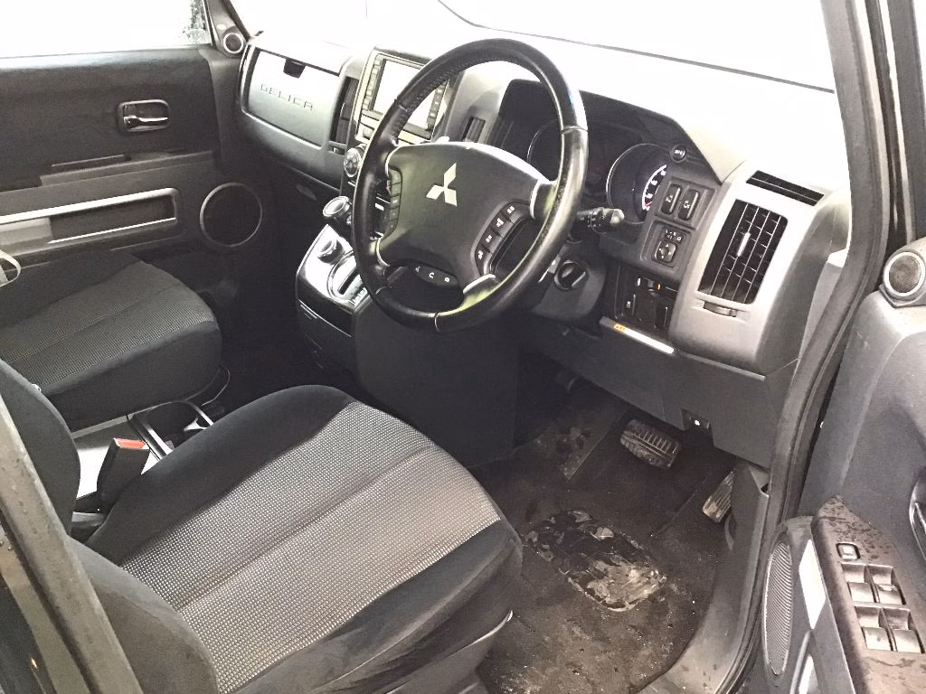 MITSUBISHI DELICA D:5