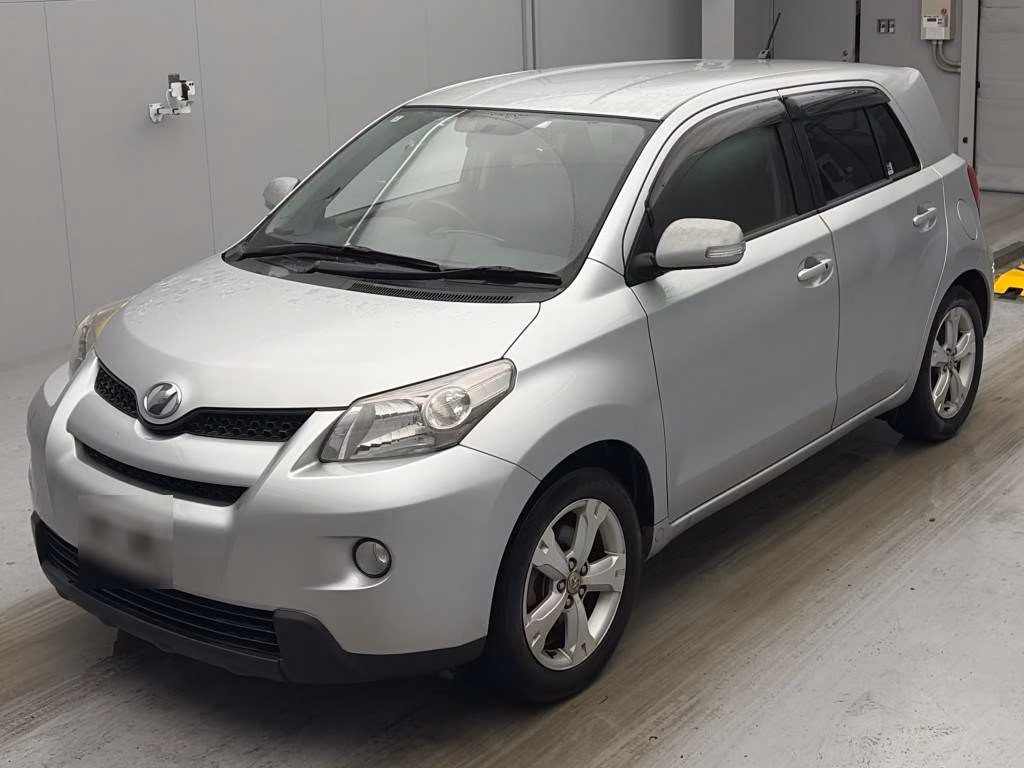 TOYOTA IST