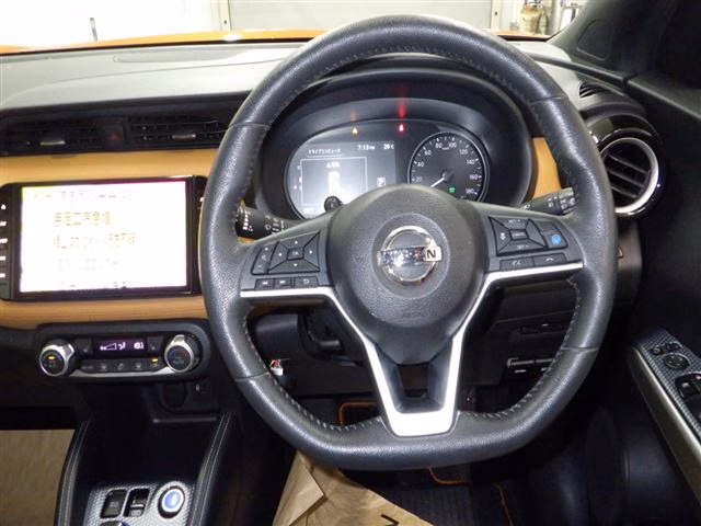 NISSAN KICKS