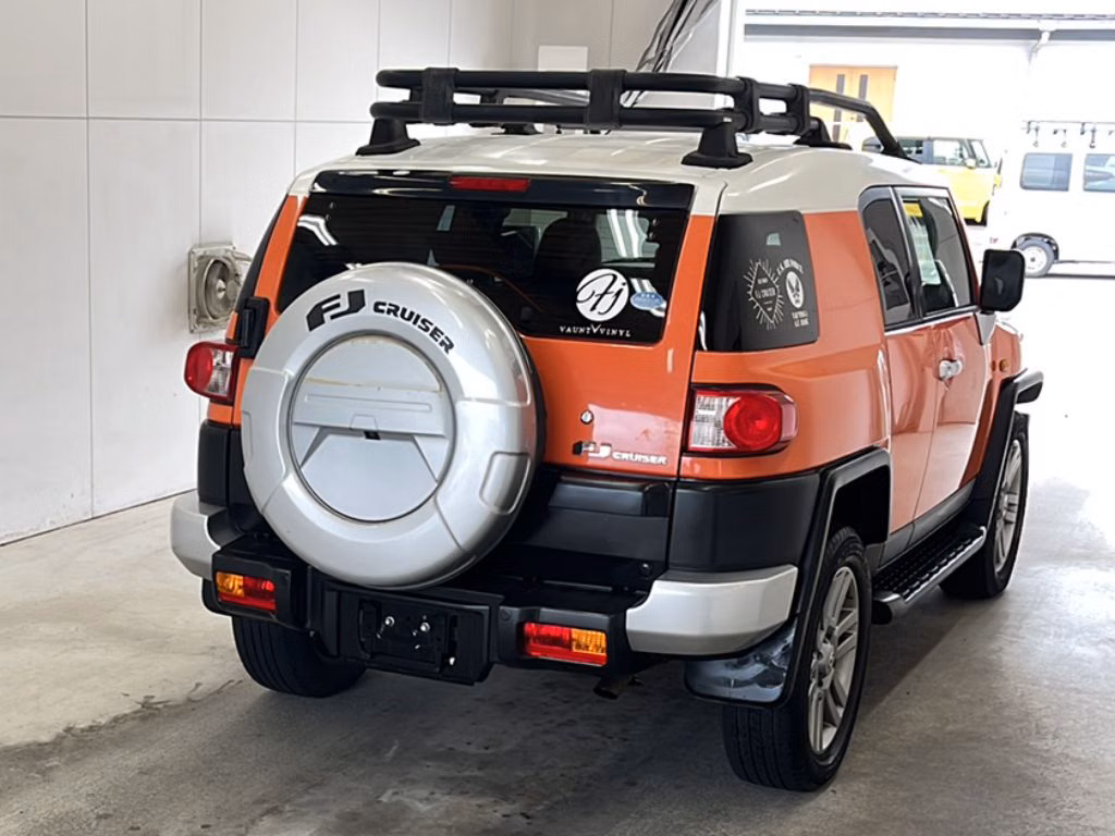 TOYOTA FJ CRUISER