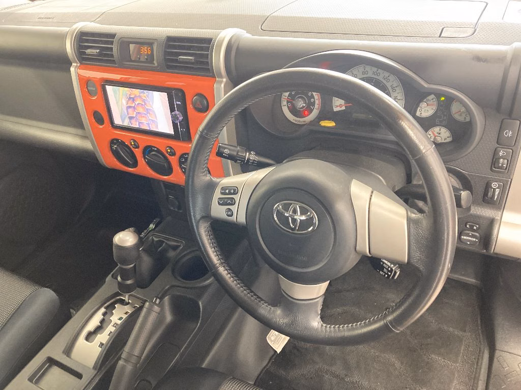 TOYOTA FJ CRUISER