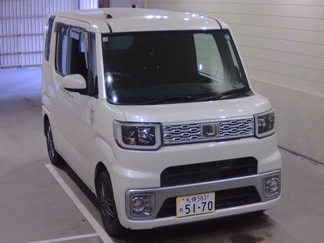 DAIHATSU WAKE