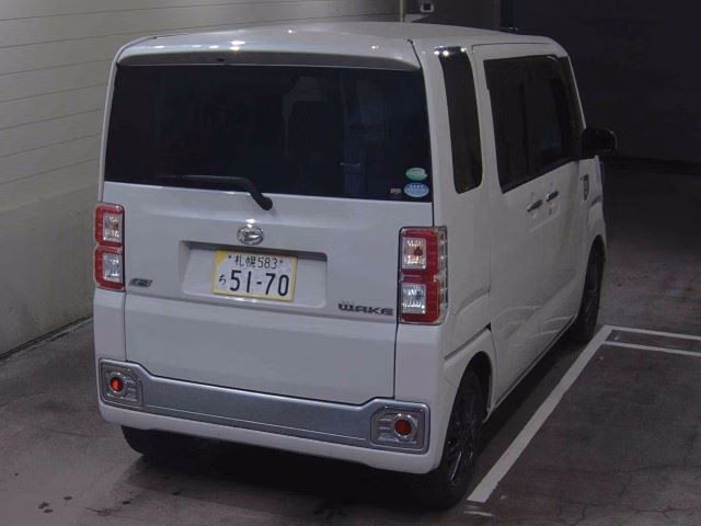 DAIHATSU WAKE