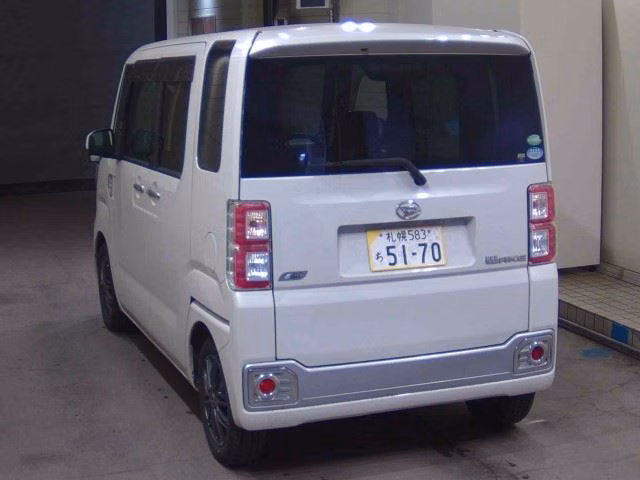 DAIHATSU WAKE