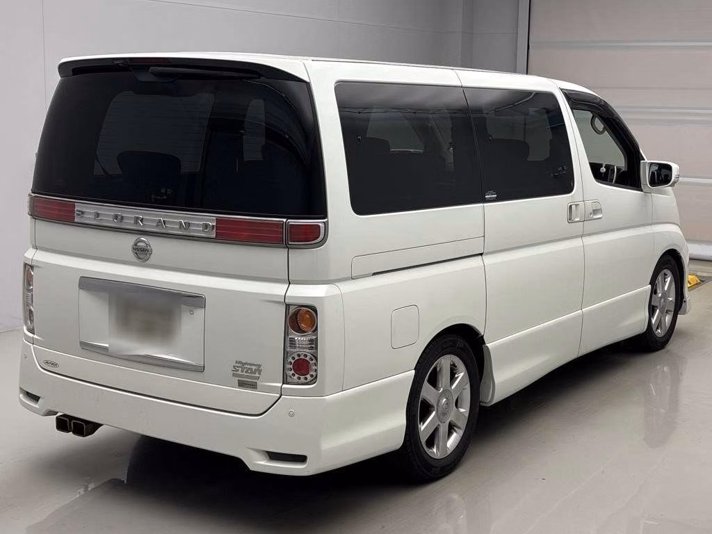 NISSAN ELGRAND