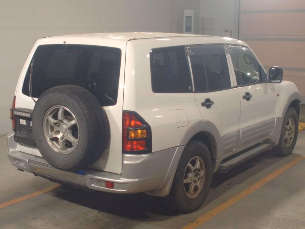 MITSUBISHI PAJERO