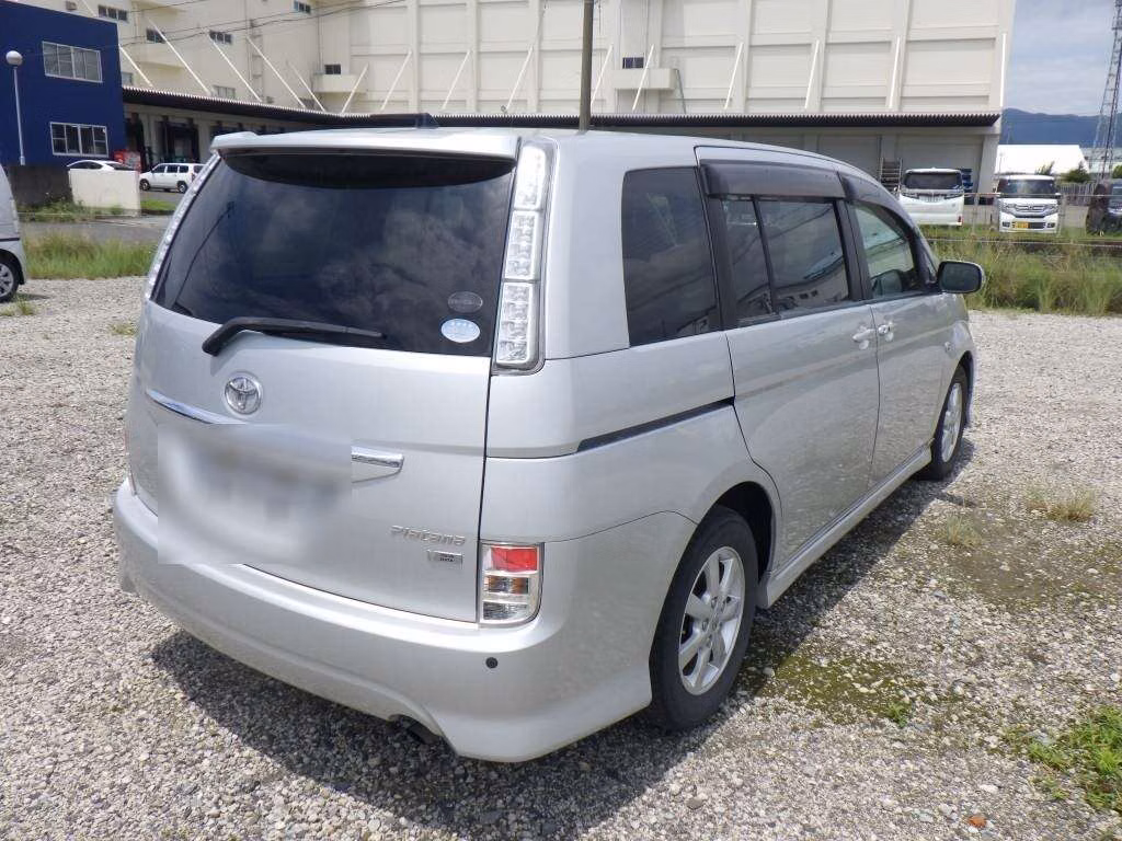 TOYOTA ISIS