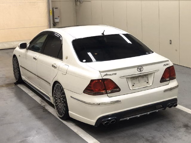 TOYOTA CROWN