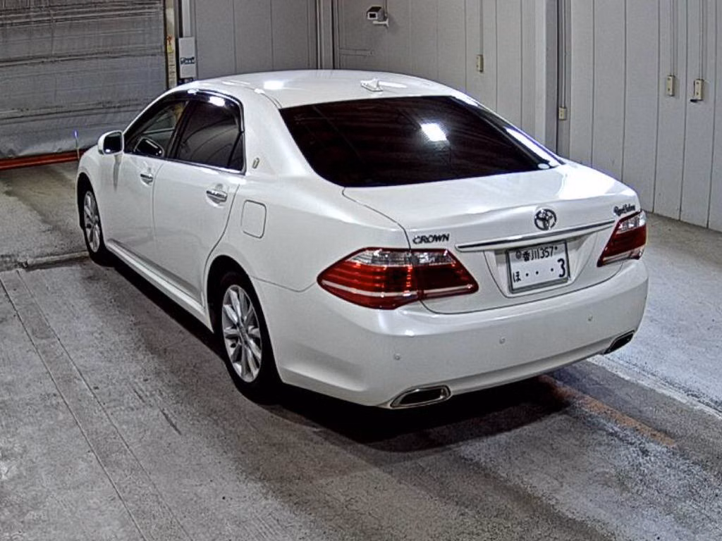 TOYOTA CROWN