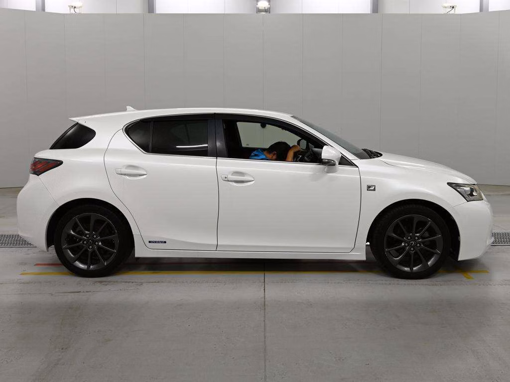 LEXUS CT200H