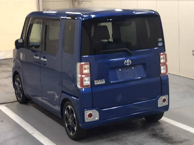 TOYOTA PIXIS MEGA