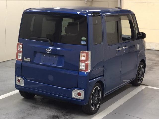 TOYOTA PIXIS MEGA