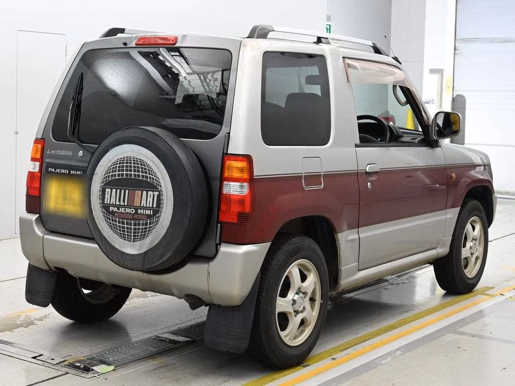 MITSUBISHI PAJERO MINI