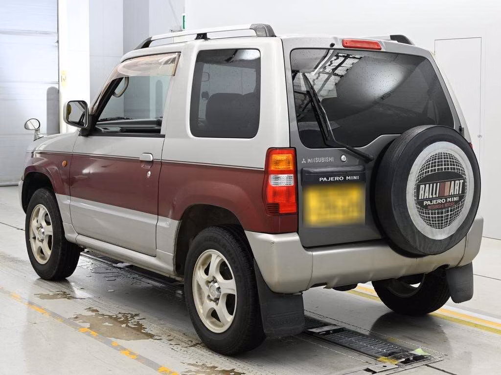MITSUBISHI PAJERO MINI