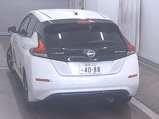 NISSAN LEAF