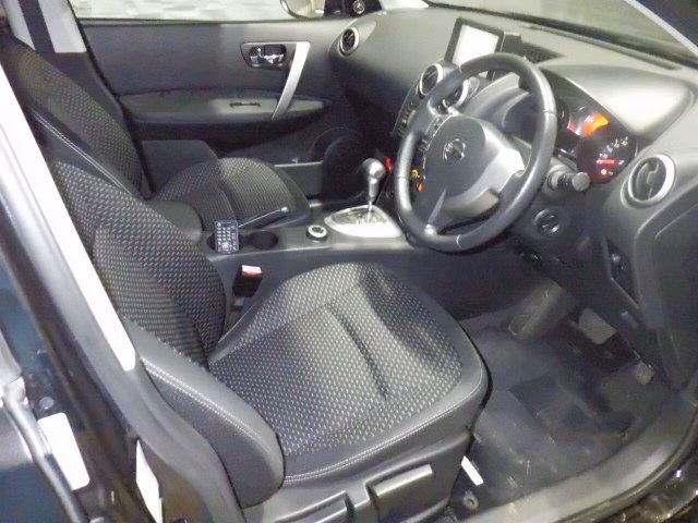 NISSAN DUALIS