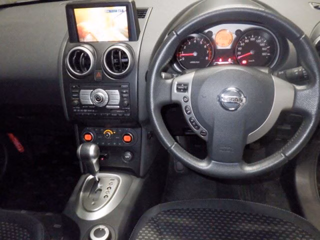 NISSAN DUALIS