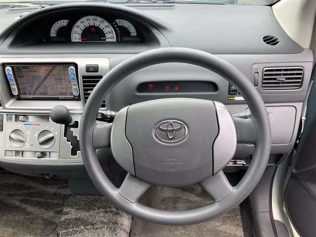 TOYOTA RAUM