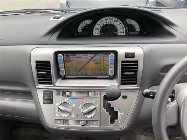 TOYOTA RAUM