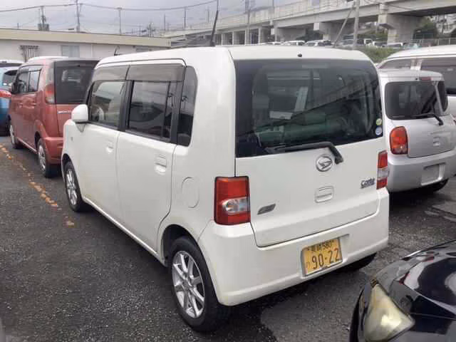 DAIHATSU MOVE CONTE