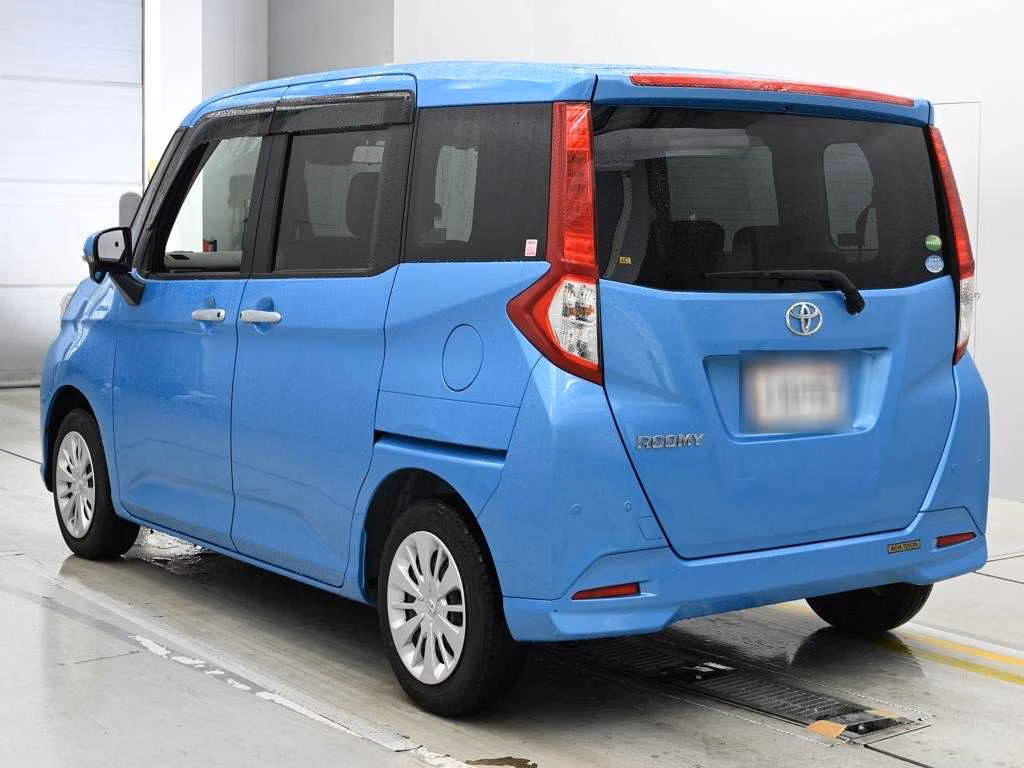 TOYOTA ROOMY