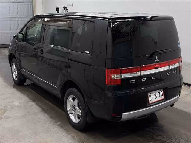 MITSUBISHI DELICA D:5