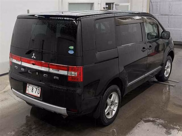 MITSUBISHI DELICA D:5