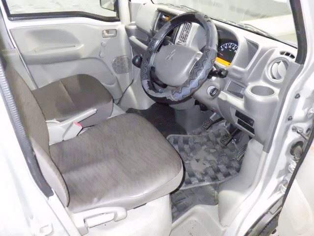 MITSUBISHI MINICAB