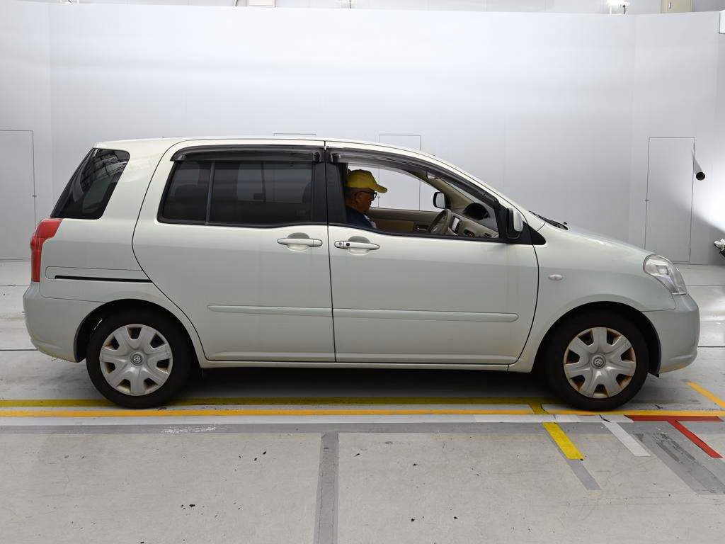 TOYOTA RAUM