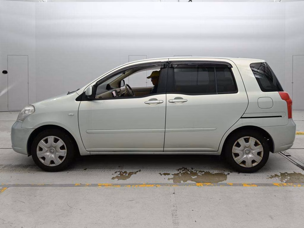 TOYOTA RAUM