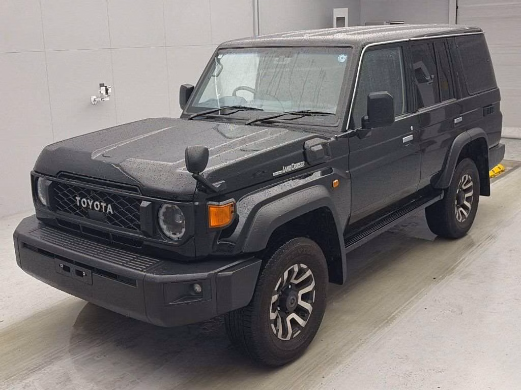 TOYOTA LAND CRUISER