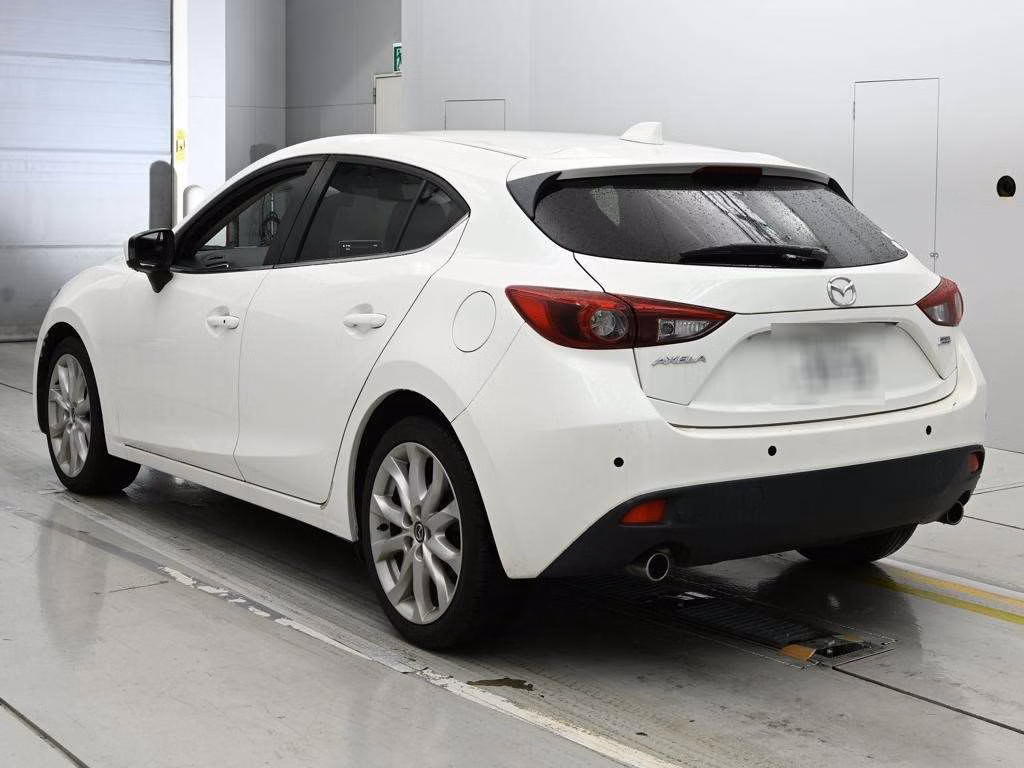 MAZDA AXELA