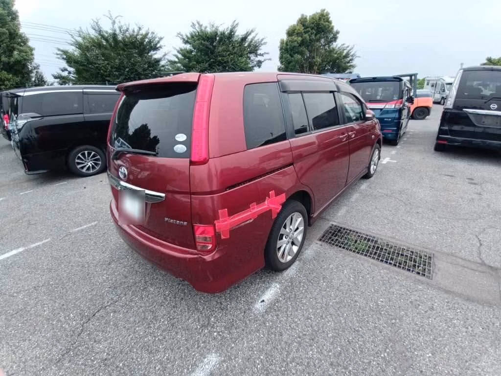 TOYOTA ISIS