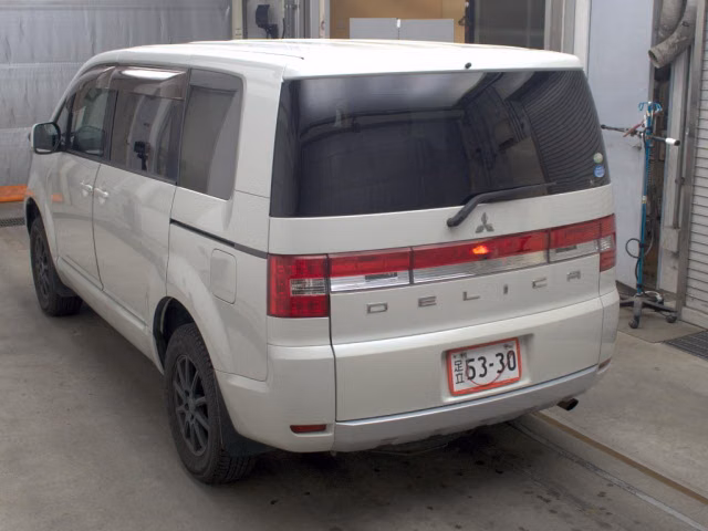 MITSUBISHI DELICA D:5